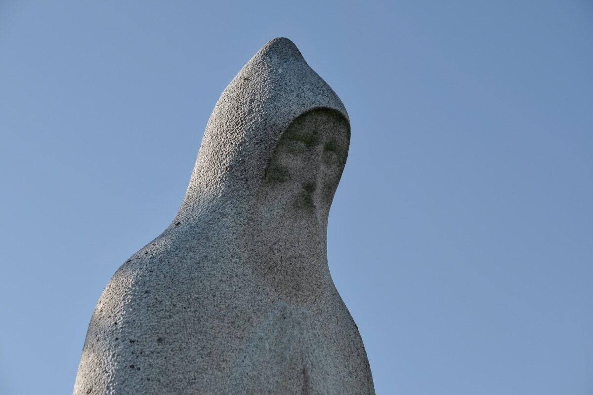 Le précieux bonhomme de pierre
