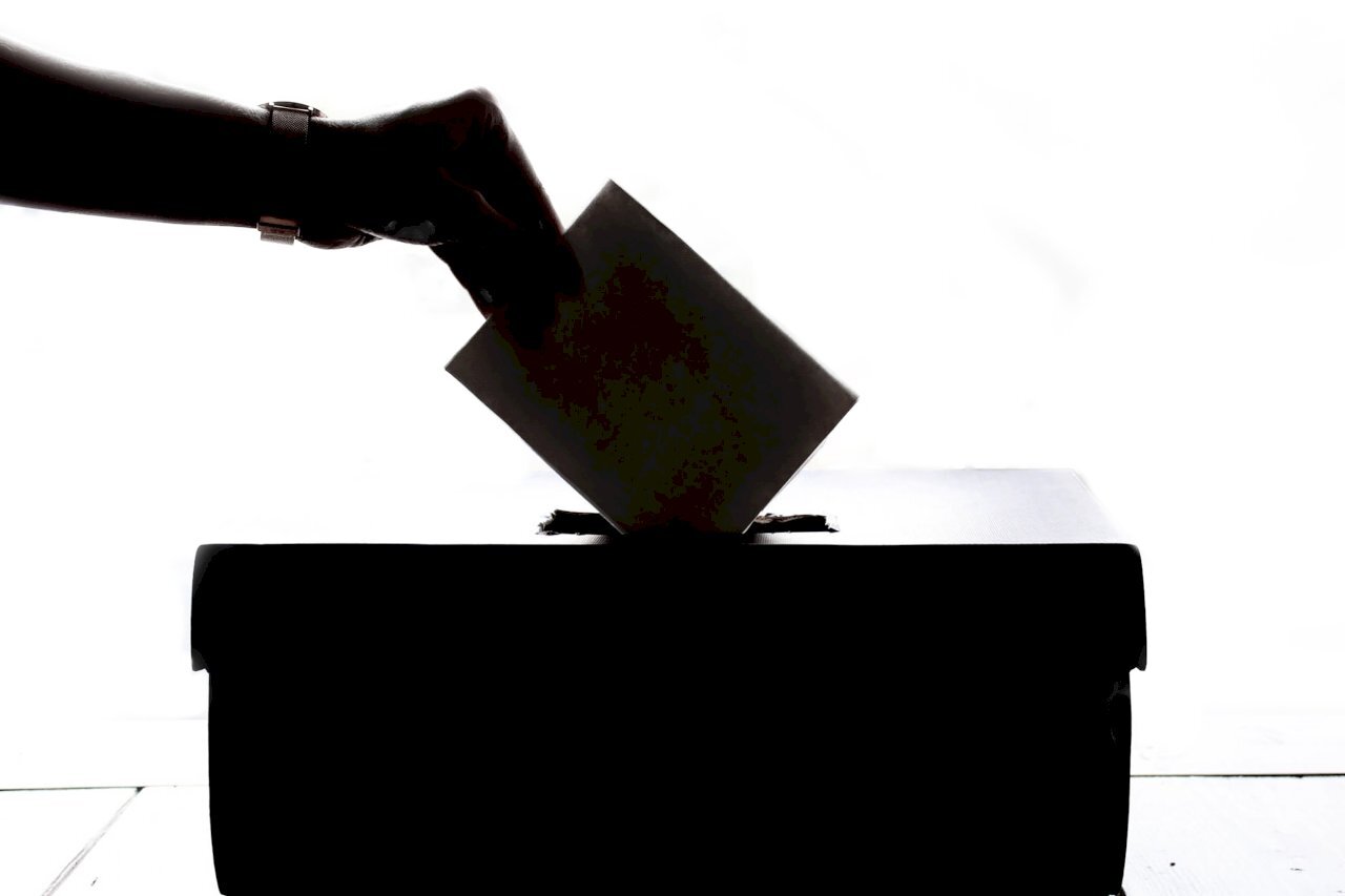 Le référendum sur l’âge de vote sera organisé en même temps que les élections locales du 26 novembre