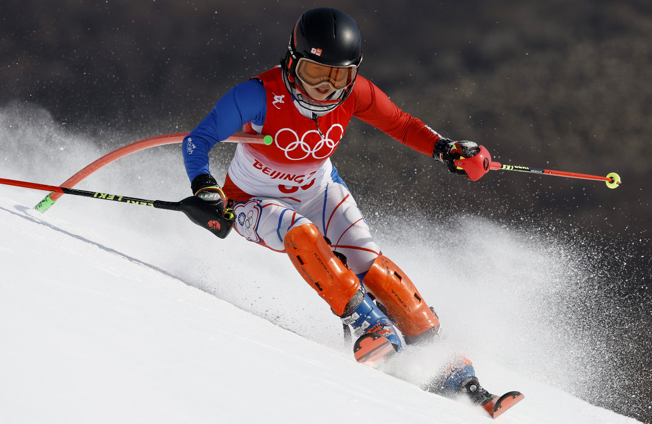 Bilan des JO, Aucune médaille mais une première en ski alpin féminin