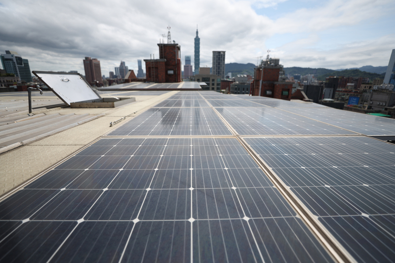 Le gouvernement approuve un plan de subventions pour l'installation de panneaux solaires dans les logements
